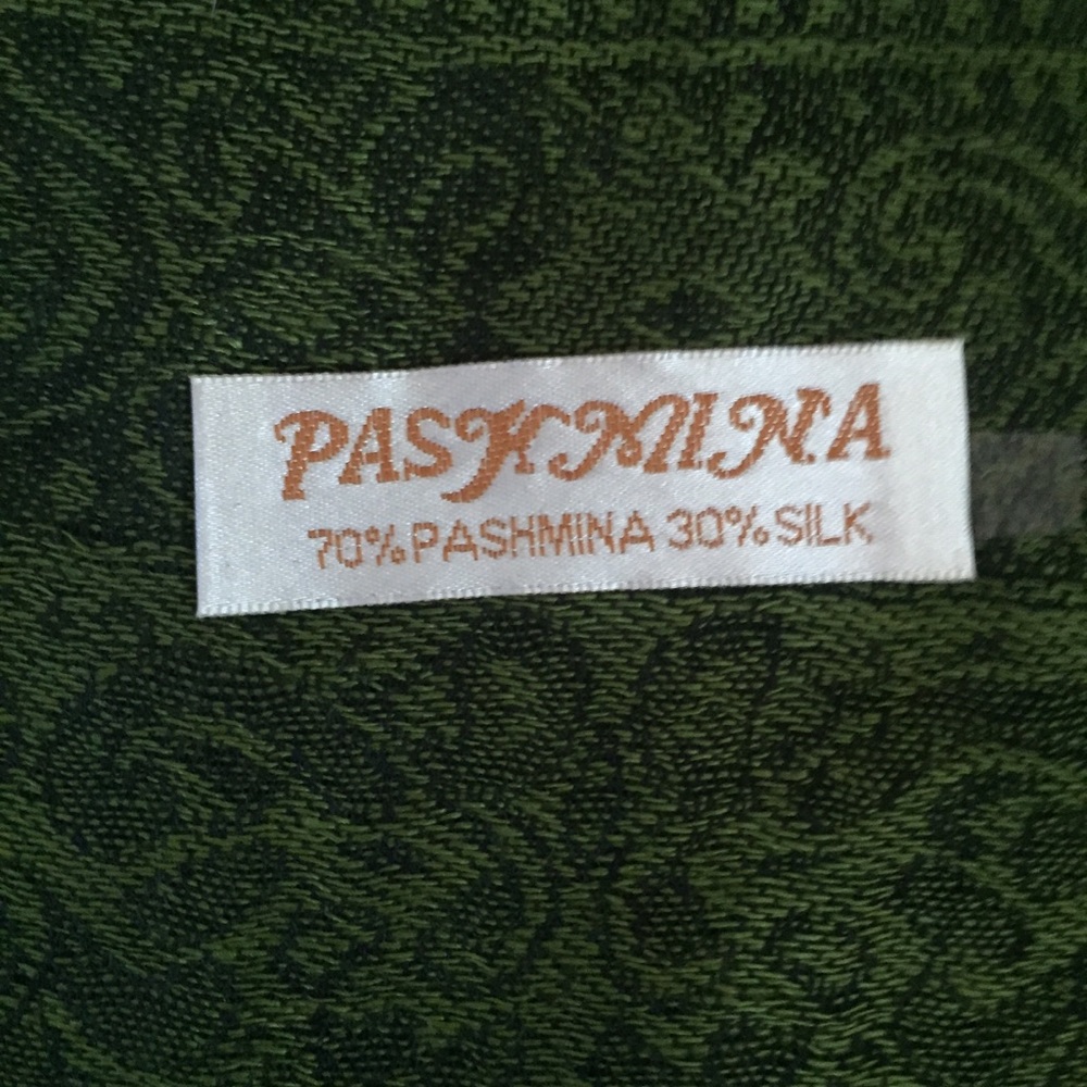 NWOT green and black boho scarf wrap - Picture 4 of 5